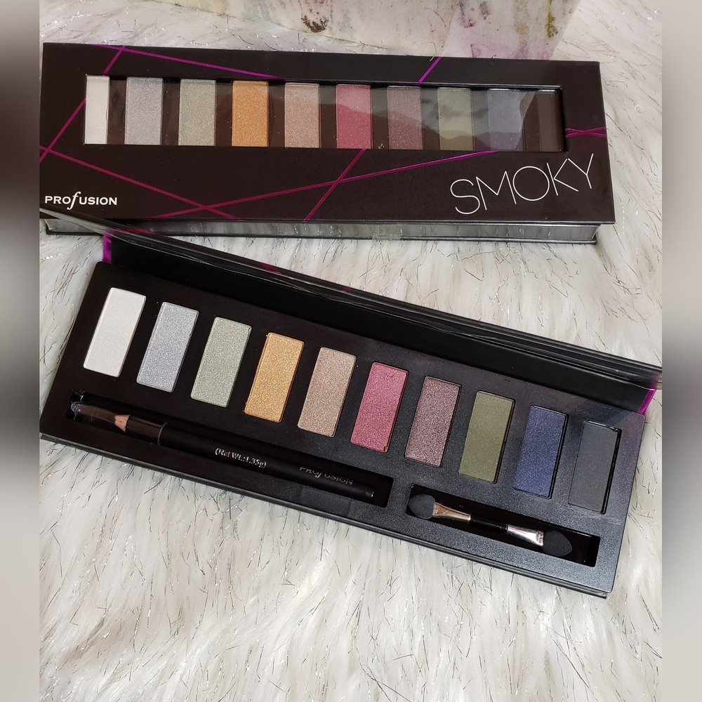 Profusion Smoky 10 Color Eyeshadow Palette With Eyeliner & Brush (Black Cover)
